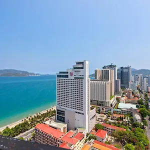 De' Lora Goldcoast , Нячанг Вьетнам